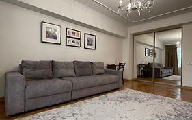 Двухкомнатная Квартира На Арбате